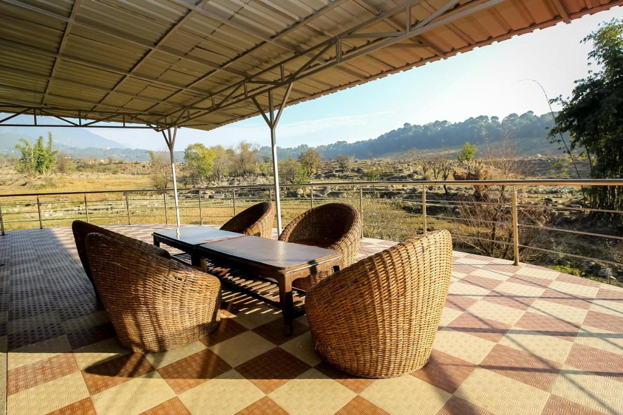Oyo 8367 Hotel The Woodz Pālampur Екстериор снимка